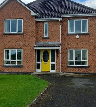 1 Cartrun Breac N39D7H6 Opposite Longford Rugby Club - See The Yellow Door Exterior photo